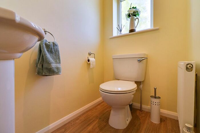 4 Bedroom Detached House For Sale In Green Lane, Cookridge, Leeds, West Yorkshire, LS16