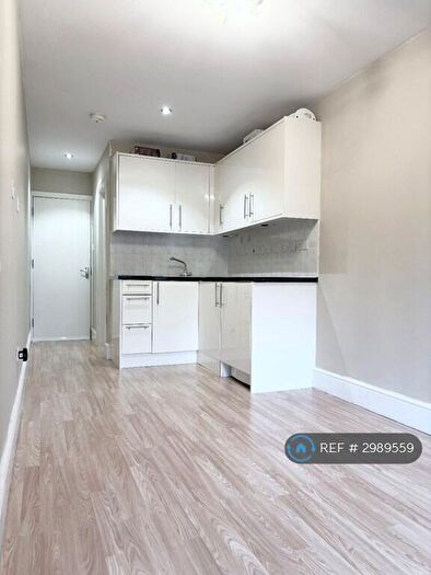 Studio To Rent In Lydford Road, London, NW2