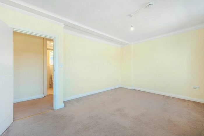 1 Bedroom Flat To Rent In Hatherley Grove, London W2