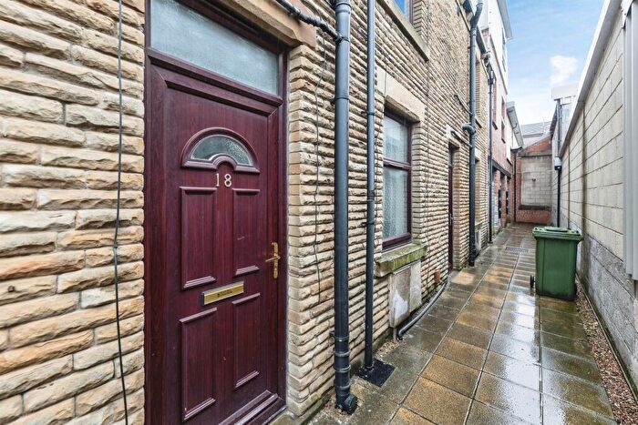 1 Bedroom Terraced House For Sale In Tennyson Yard, Morley, Leeds, LS27
