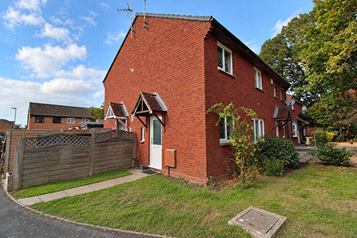 1 Bedroom End Of Terrace House For Sale In Cardinal Drive, Waterlooville, PO7