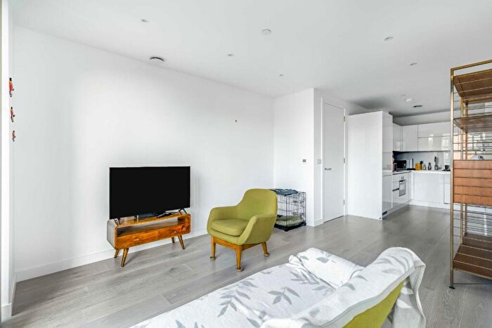 1 Bedroom Flat To Rent In City North Place, London, N4