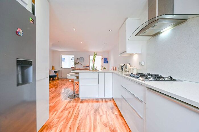 3 Bedroom End Terrace House For Sale In Ashbourne Road, Tooting, Mitcham, CR4