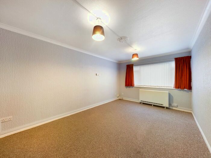 2 Bedroom Flat To Rent In The Cedars, Off Larkhay Road, Hucclecote, Gloucester, GL3