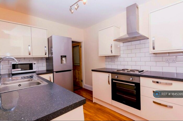 4 Bedroom Terraced House To Rent In Bramble Road, Southsea, PO4