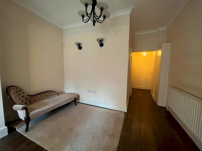 1 Bedroom Flat To Rent In Kildowan Road, Goodmayes, IG3