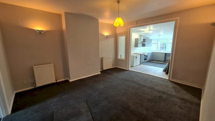 2 Bedroom Flat To Rent In Lansdowne Road, Luton, LU3