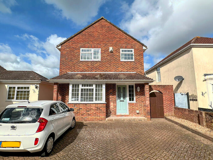 3 Bedroom Detached House To Rent In Anns Hill Road, PO12
