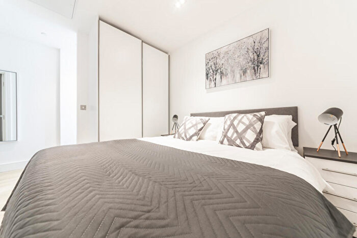 Apartment To Rent In Essex House, Fairfield Road, Brentwood, Essex, CM14