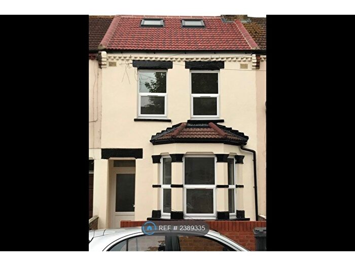 2 Bedroom Flat To Rent In Grange Road, Southall, UB1