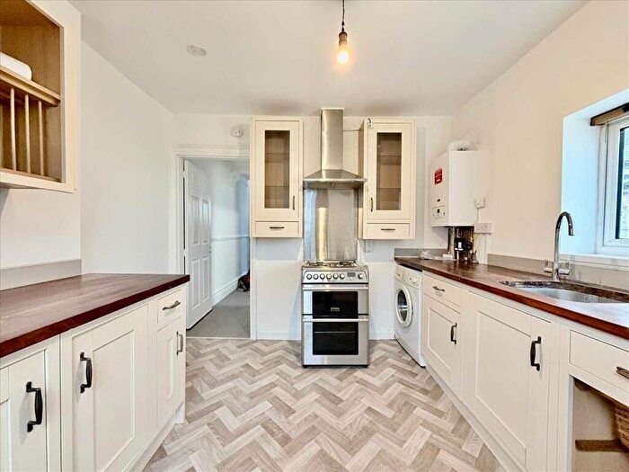 2 Bedroom Apartment To Rent In Restormel Terrace, Plymouth, PL4