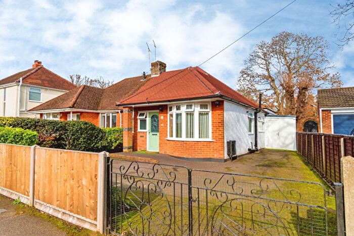 3 Bedroom Bungalow For Sale In Ewell Way, Totton, Southampton, Hampshire, SO40