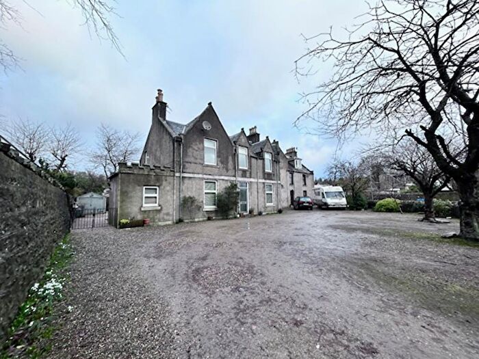3 Bedroom Flat To Rent In , The Chestnuts Bridge Street, AB41