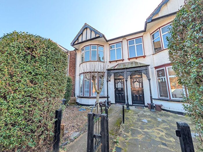 1 Bedroom Flat To Rent In Somerton Road, Cricklewood, NW2