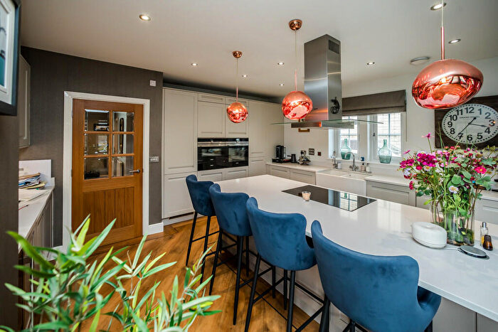 4 Bedroom Detached House For Sale In St. Johns View, Northowram, Halifax, HX3