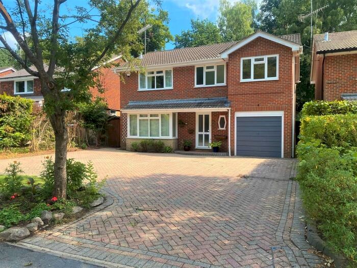 5 Bedroom Detached House To Rent In Windlesham, GU20