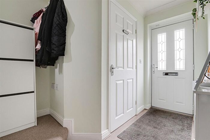 3 Bedroom Town House For Sale In Bramble Close, South Normanton, Alfreton, DE55