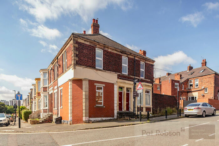 3 Bedroom Apartment To Rent In Starbeck Avenue, Sandyford, Newcastle Upon Tyne, NE2