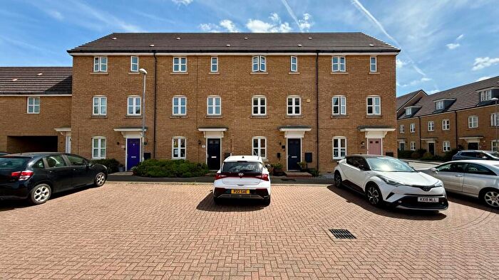 4 Bedroom Terraced House For Sale In Banks Crescent, Stamford, PE9