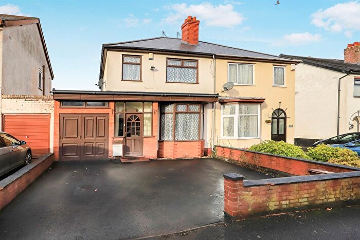 3 Bedroom Semi Detached House For Sale In Leighton Road, Penn, Wolverhampton, WV4