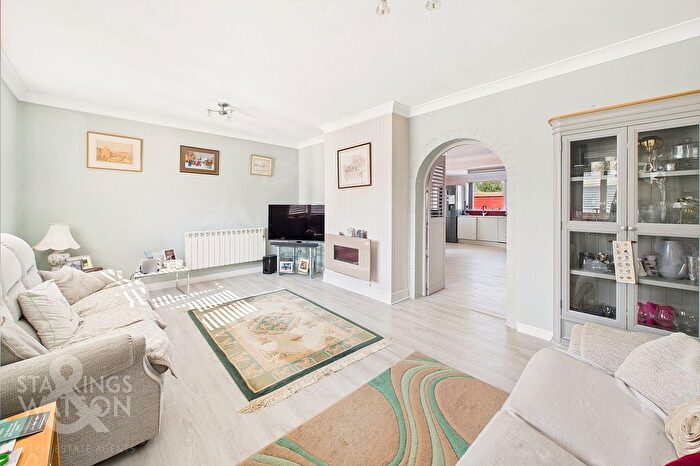 2 Bedroom Detached Bungalow For Sale In Pack Lane, Lingwood, Norwich, NR13