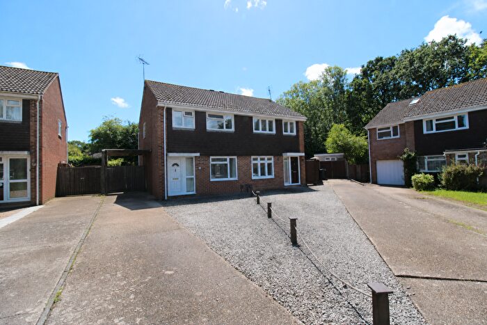 3 Bedroom Semi-Detached House To Rent In Caledonia Drive, Dibden, Hampshire, SO45