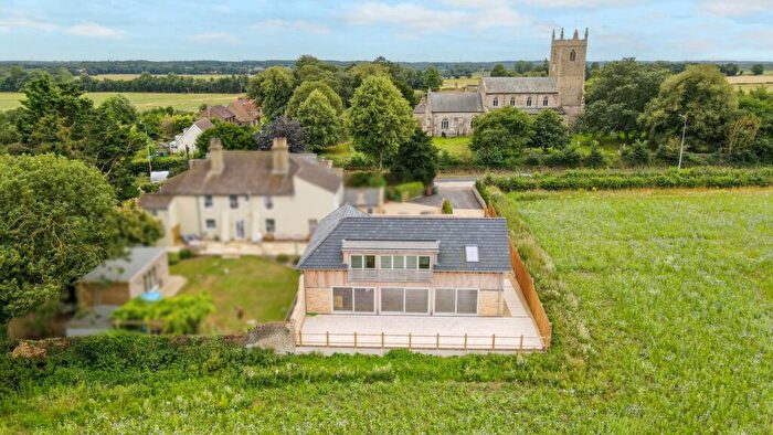 4 Bedroom Detached House For Sale In Lynn Road, East Winch, PE32