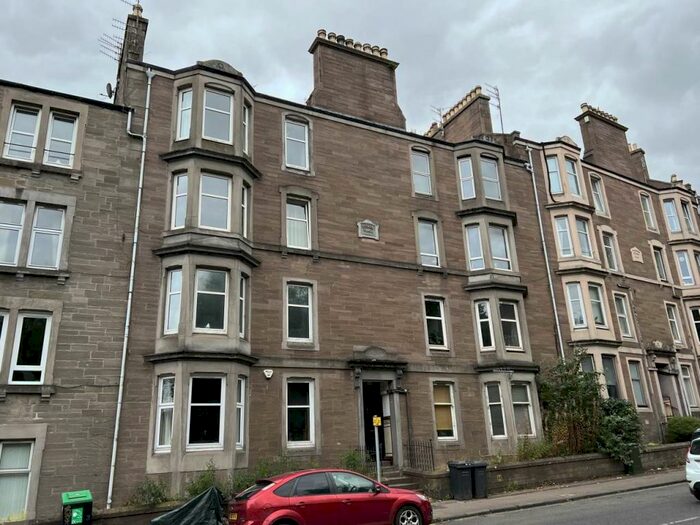 2 Bedroom Flat To Rent In Lochee Road, Dundee, DD2