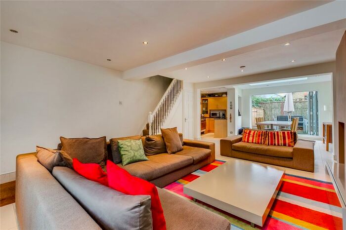 2 Bedroom House To Rent In Station Road, London, SW13