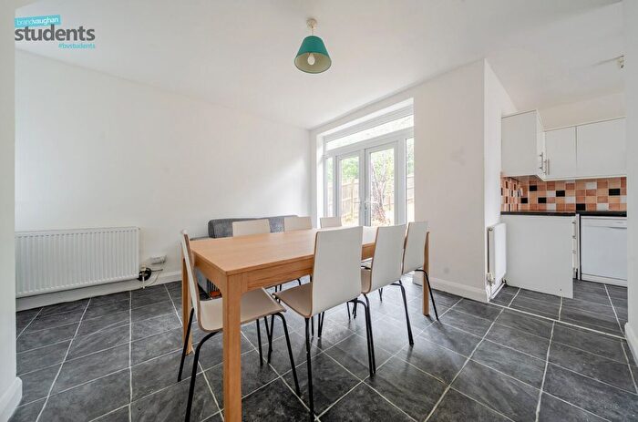 7 Bedroom Detached House To Rent In Bevendean Crescent, Brighton, East Sussex, BN2