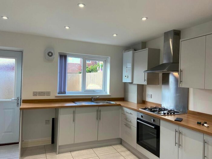 3 Bedroom Terraced House To Rent In Greaves Avenue Failsworth, Manchester, M35