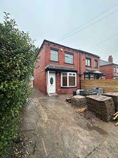 3 Bedroom Semi Detached House To Rent In Cross Flatts Avenue, Leeds, LS11