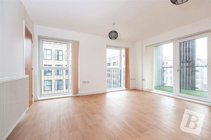 2 Bedroom Flat For Sale In Maxwell Road, Romford, RM7
