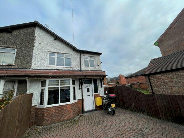 3 Bedroom Semi-Detached House To Rent In Park Road, Loughborough, LE11
