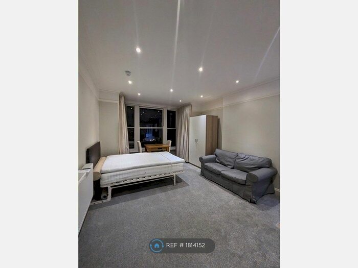 Studio To Rent In Clouds Hill Road, Bristol, BS5