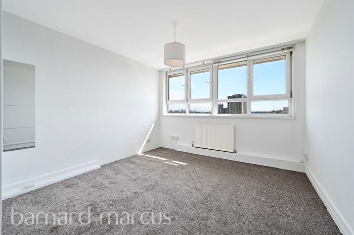 2 Bedroom Flat For Sale In Grantham Road, London, SW9