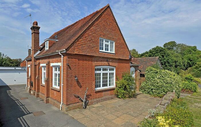 3 Bedroom House To Rent In The Green, Shamley Green, GU5