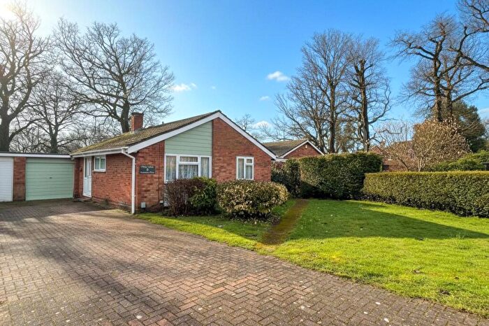 2 Bedroom Bungalow For Sale In Ambleside Close, Mytchett, Surrey, GU16
