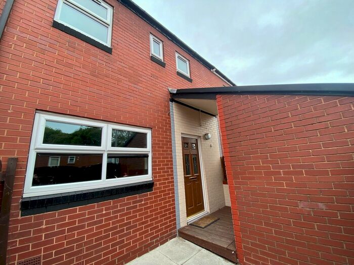 3 Bedroom Property To Rent In Lovell Park Hill, Leeds, LS7