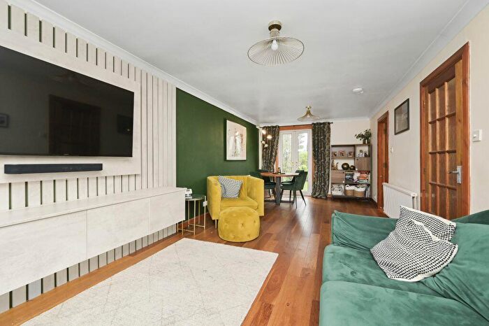 4 Bedroom Detached House For Sale In Mortonhall Park Drive, Edinburgh, EH17