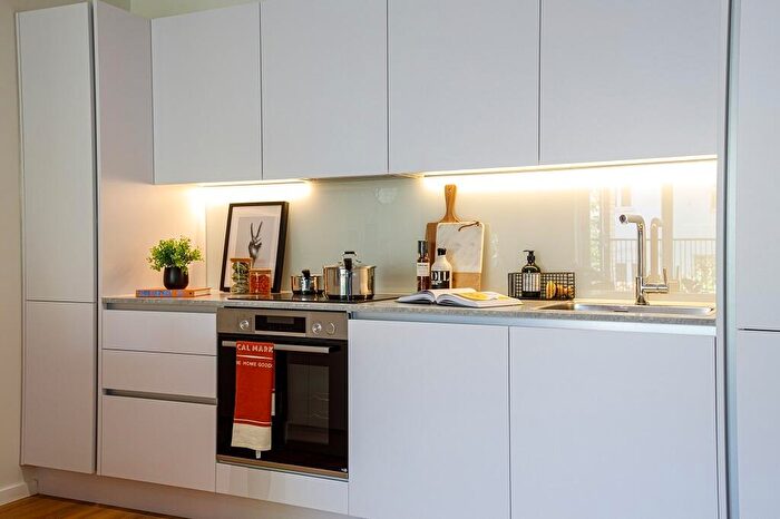 2 Bedroom Flat To Rent In Mighell Street, BN2