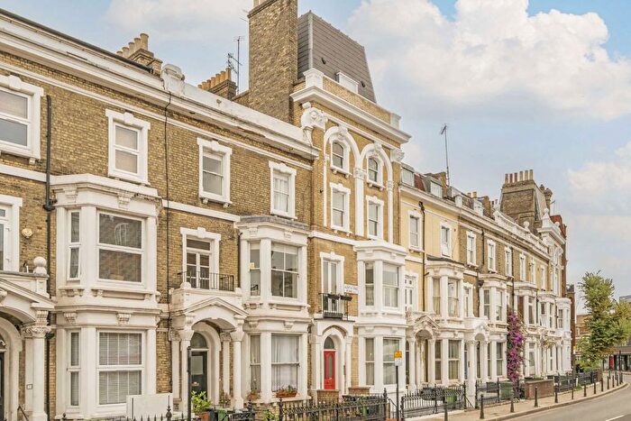 2 Bedroom Flat For Sale In North End Road, West Kensington, W14