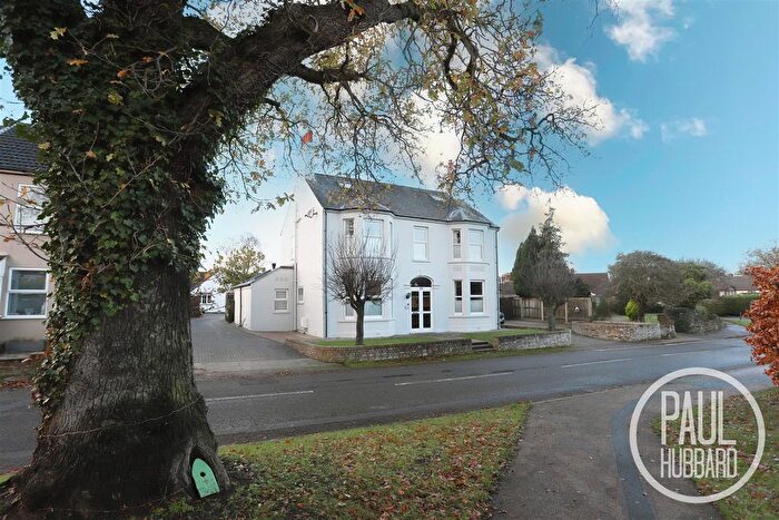 4 Bedroom Detached House For Sale In Oulton Road North, Oulton, NR32