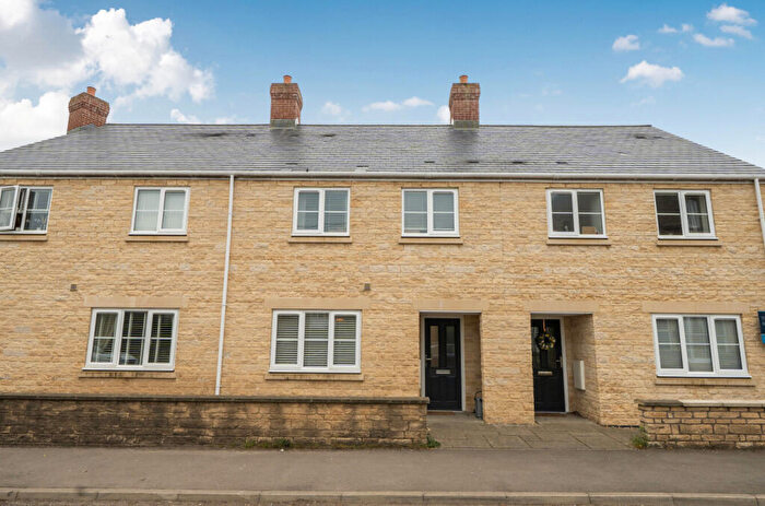 3 Bedroom Terraced House For Sale In George And Dragon Close, Fritwell, Bicester, OX27