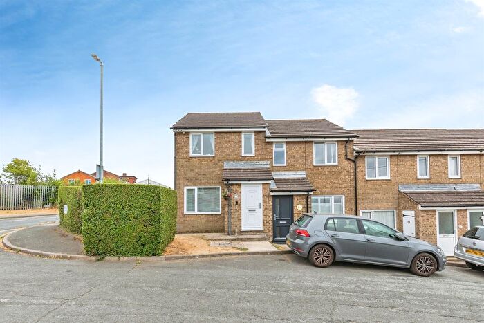2 Bedroom End Terrace House For Sale In Horseshoe Close, St. Leonards-On-Sea, TN38