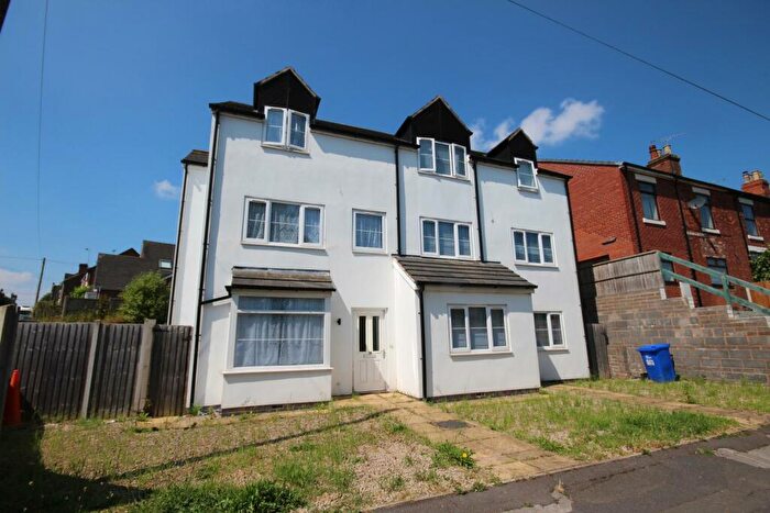 3 Bedroom Semi-Detached House To Rent In Mear Greaves Lane, Burton Upon Trent, Winshill, DE15