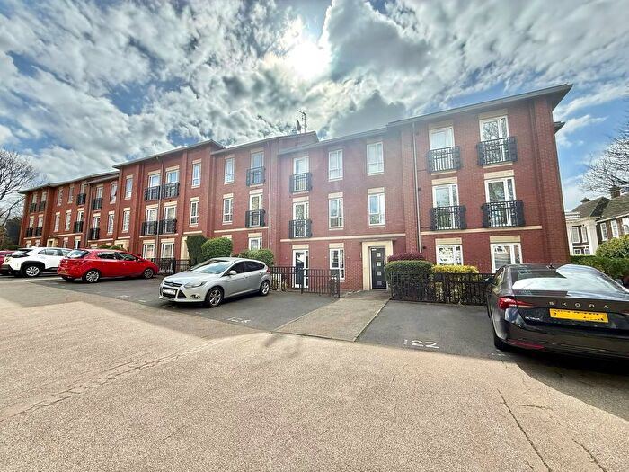 2 Bedroom Flat For Sale In Lowbridge Walk, Bilston, WV14