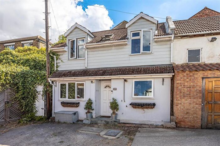 2 Bedroom End Of Terrace House For Sale In Milton Road, Westcliff-On-Sea, SS0