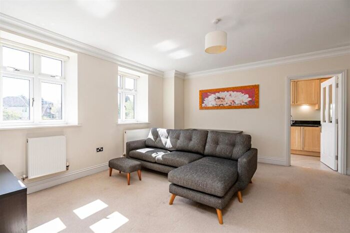 2 Bedroom Apartment To Rent In Station Road, Dorridge, B93