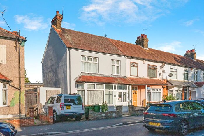 4 Bedroom End Terrace House For Sale In Burges Road, London, E6